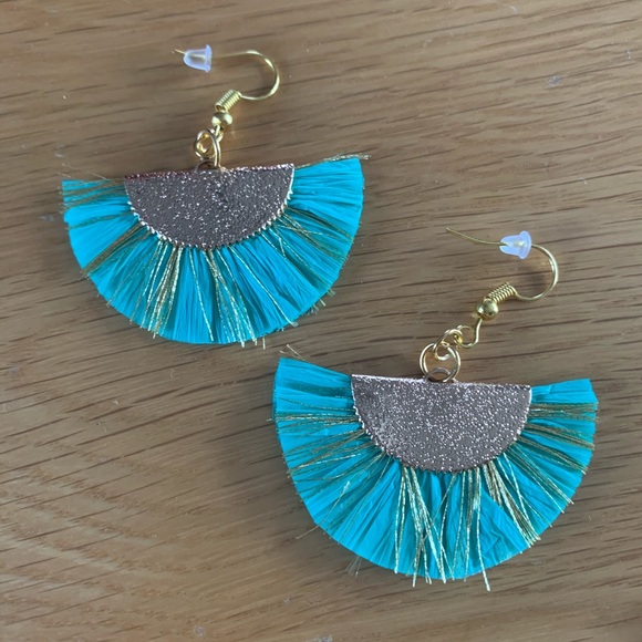 Jewelry - Teal raffia and gold accents earrings